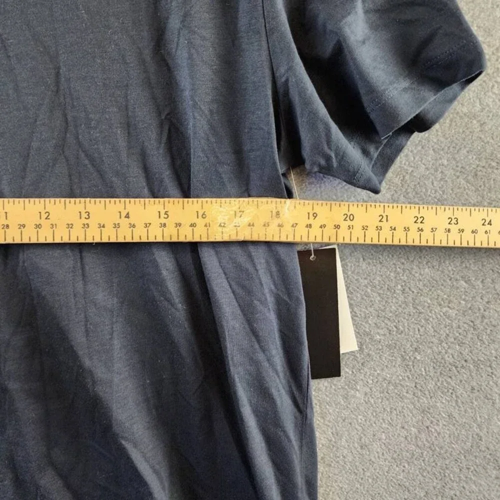 The Men's Store at Bloomingdale's Supima Cotton T-Shirt M True Navy Pullover - Picture 5 of 12